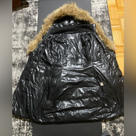 Mackage XS down jacket 3/4 with fur hood black almost not used - Picture 6 of 6
